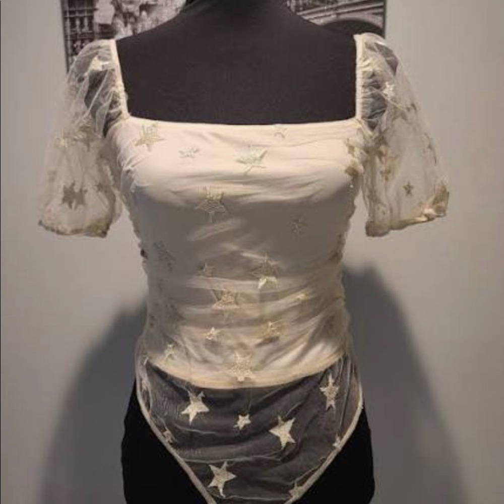 LE LIS COLLECTION: beige star bodysuit